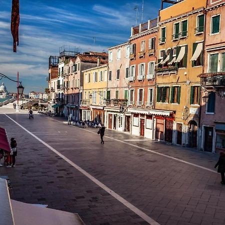 Appartamenti Superior In Via Garibaldi By Bricola Apartments Венеція Екстер'єр фото