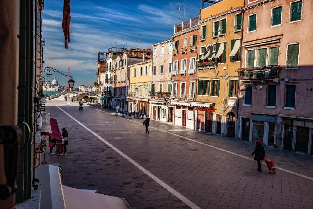 Appartamenti Superior In Via Garibaldi By Bricola Apartments Венеція Екстер'єр фото