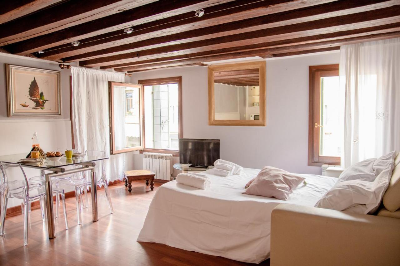 Appartamenti Superior In Via Garibaldi By Bricola Apartments Венеція Екстер'єр фото