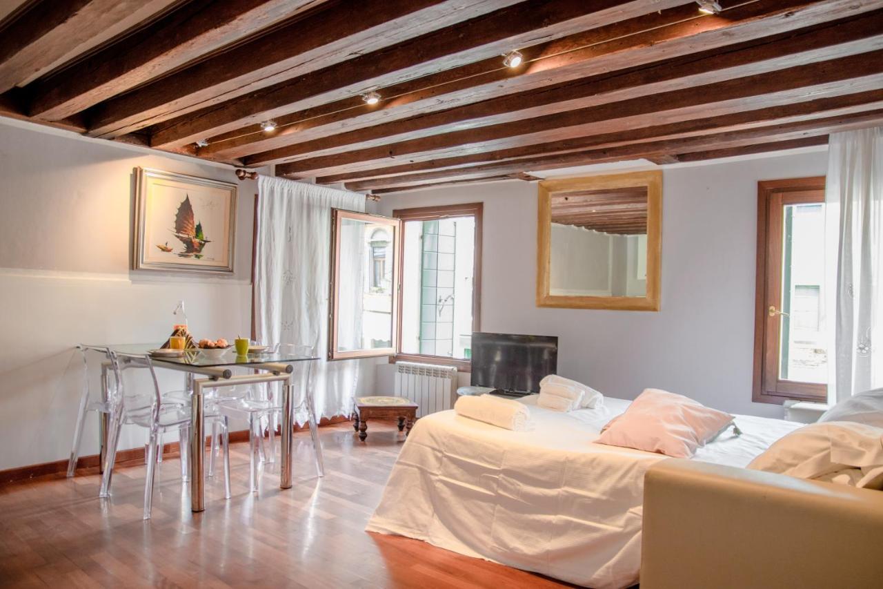 Appartamenti Superior In Via Garibaldi By Bricola Apartments Венеція Екстер'єр фото