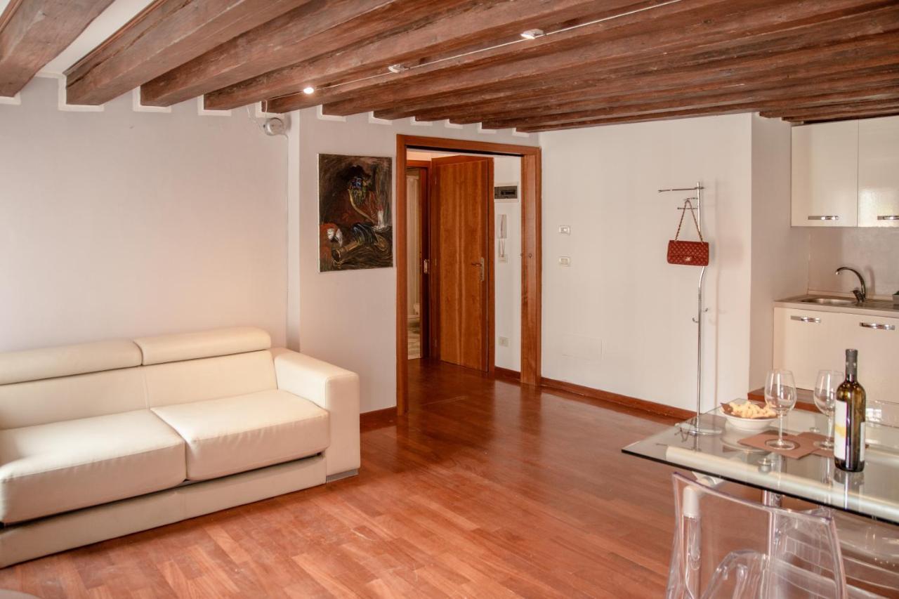 Appartamenti Superior In Via Garibaldi By Bricola Apartments Венеція Екстер'єр фото