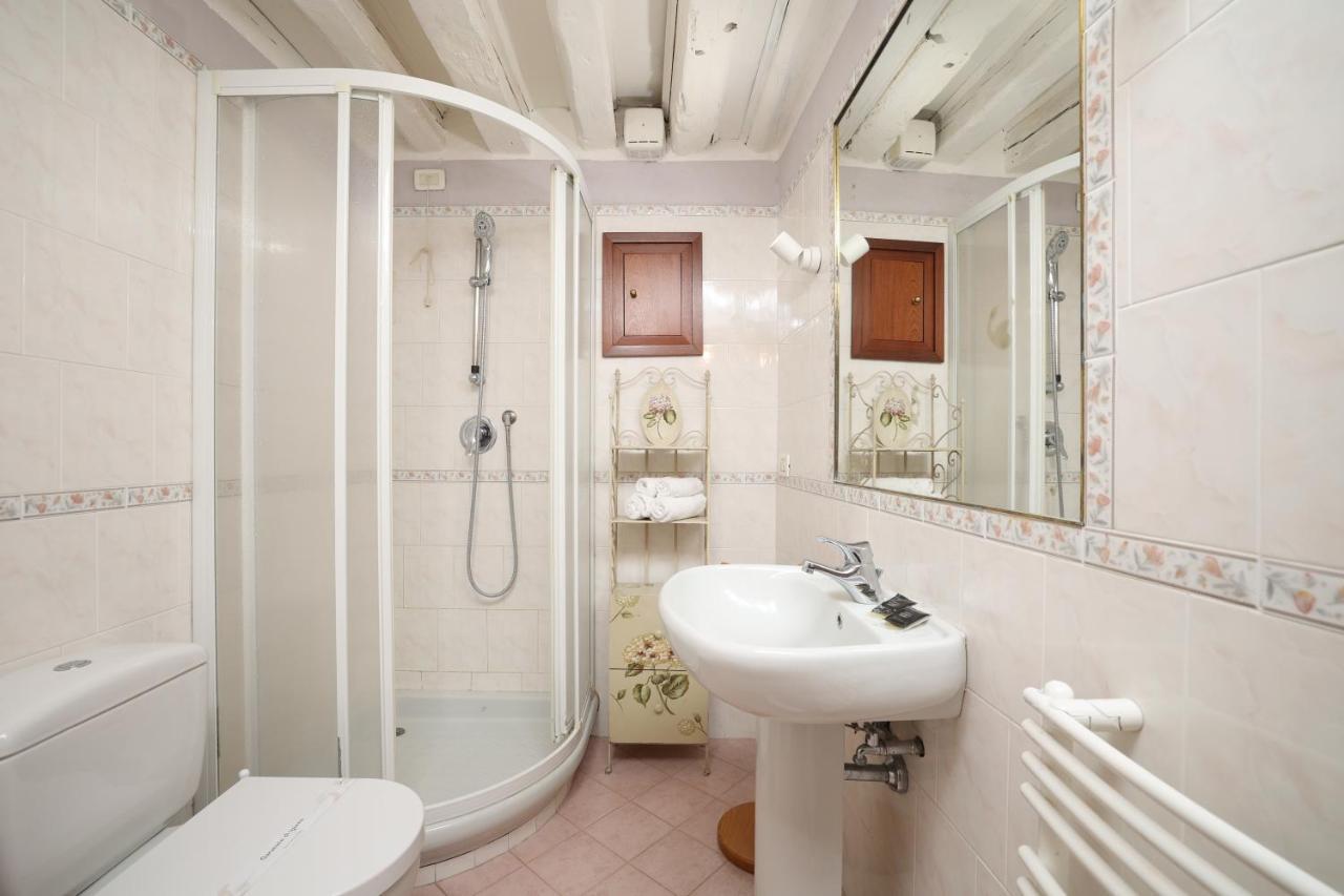 Appartamenti Superior In Via Garibaldi By Bricola Apartments Венеція Екстер'єр фото