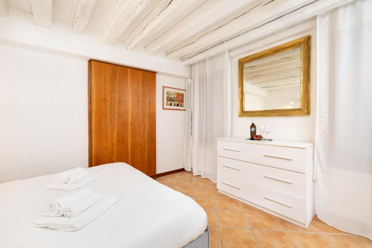 Appartamenti Superior In Via Garibaldi By Bricola Apartments Венеція Екстер'єр фото