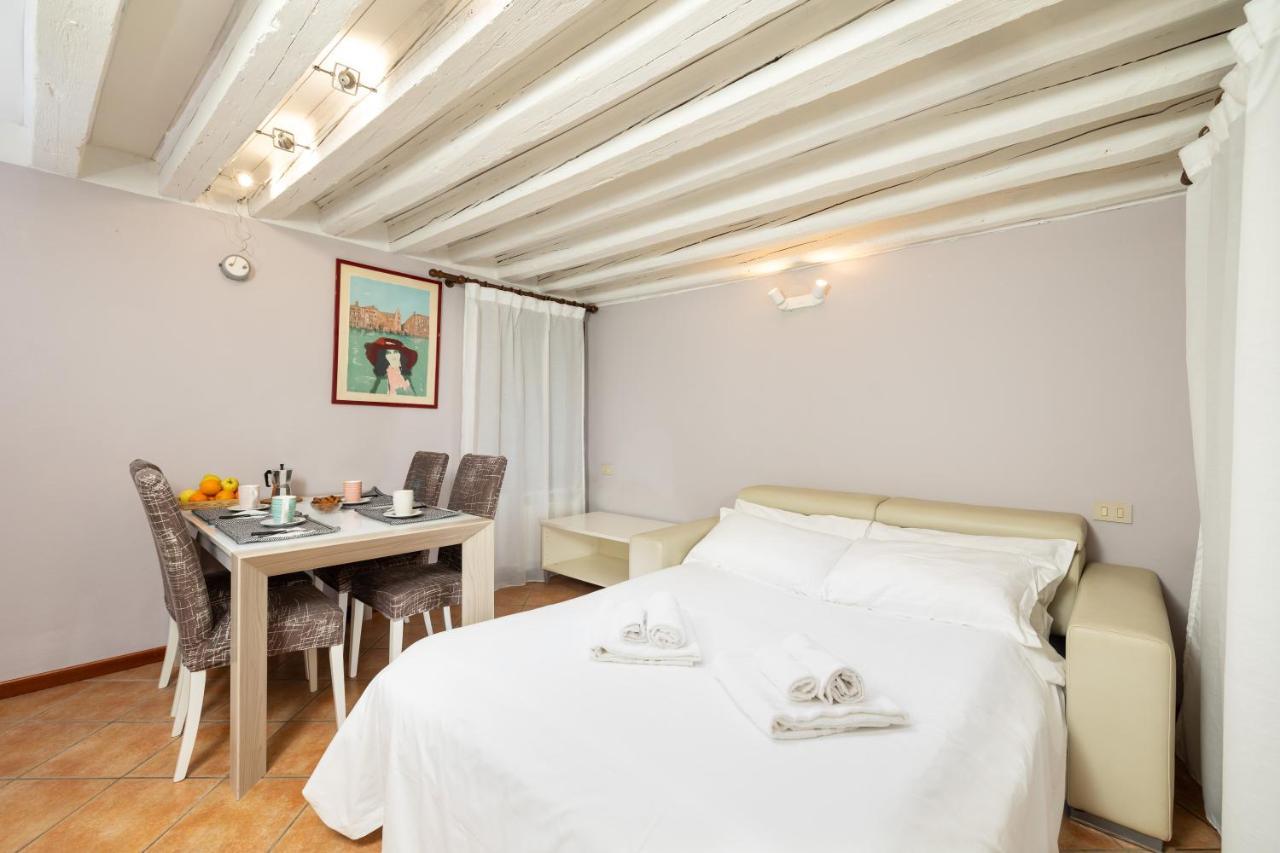Appartamenti Superior In Via Garibaldi By Bricola Apartments Венеція Екстер'єр фото